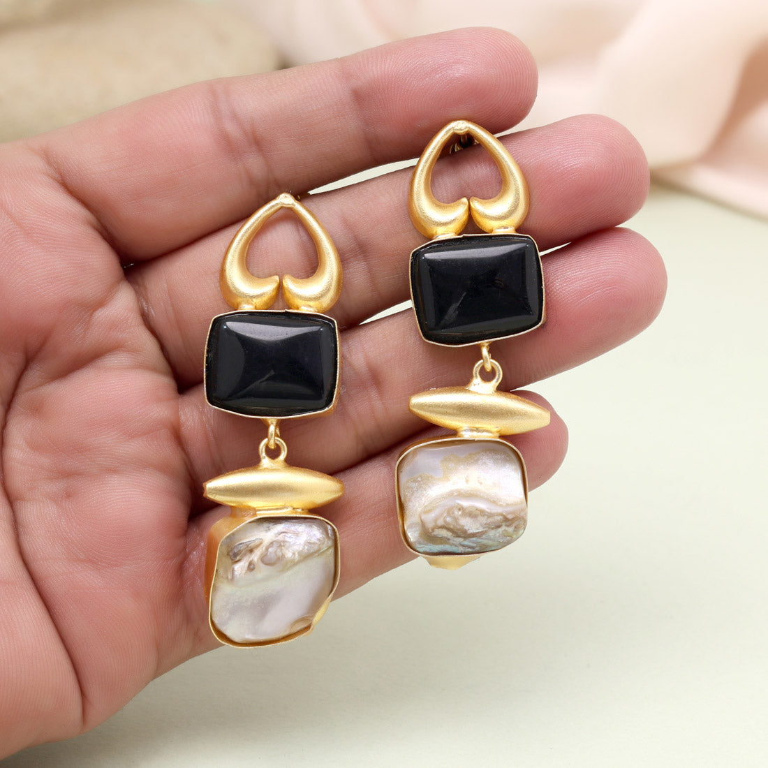 Elegant Black Color Amrapali Earrings