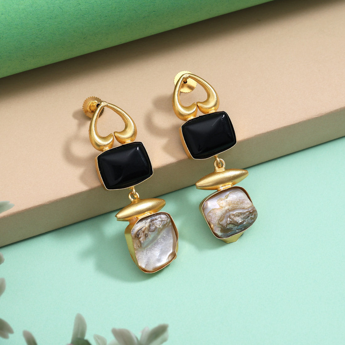 Elegant Black Color Amrapali Earrings