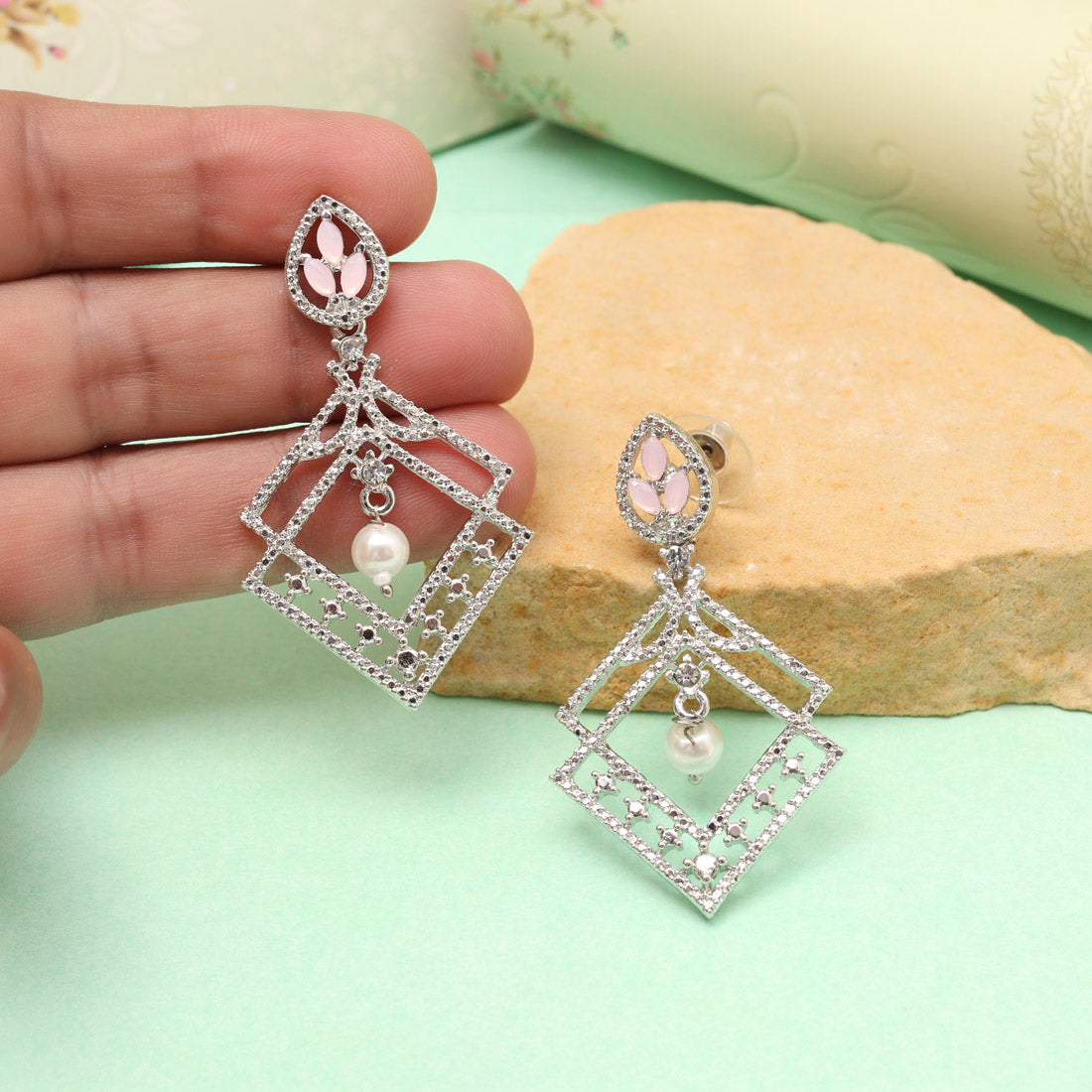 Delicate Pink Color Fashion Earrings