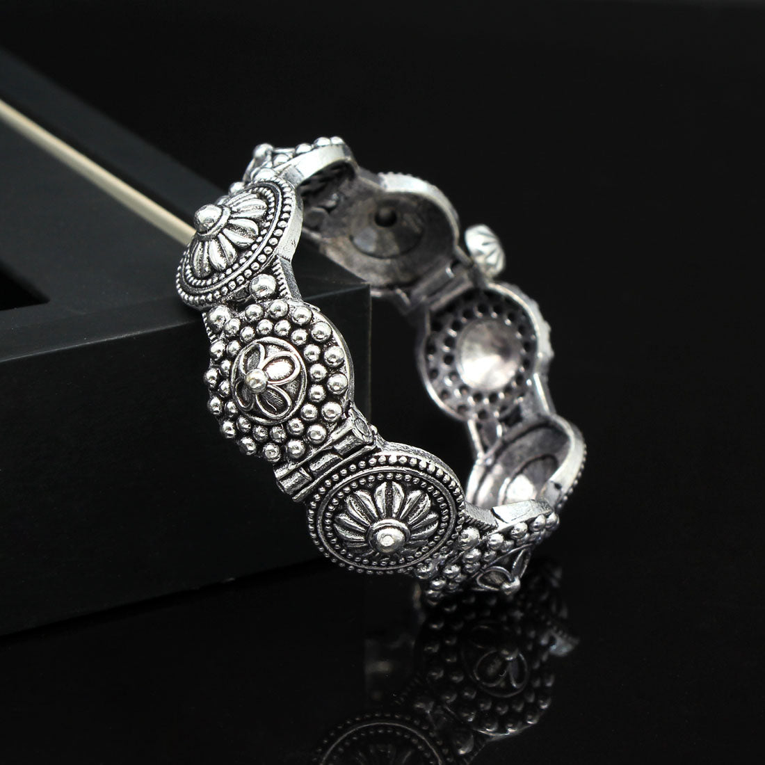 Silver Color Openable Oxidised Bracelet (GSB261SLV)