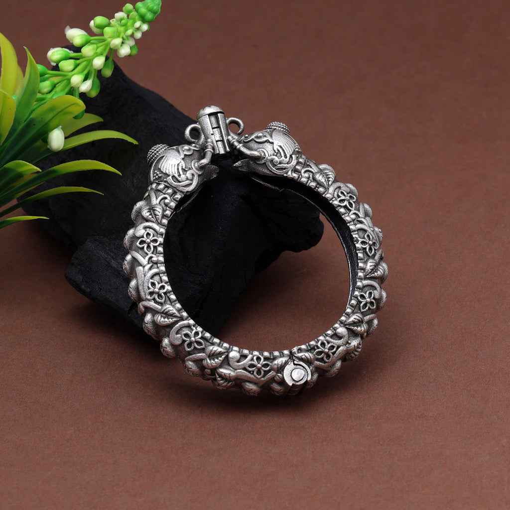 Silver Color Oxidised Openable Bracelet (GSB336SLV)