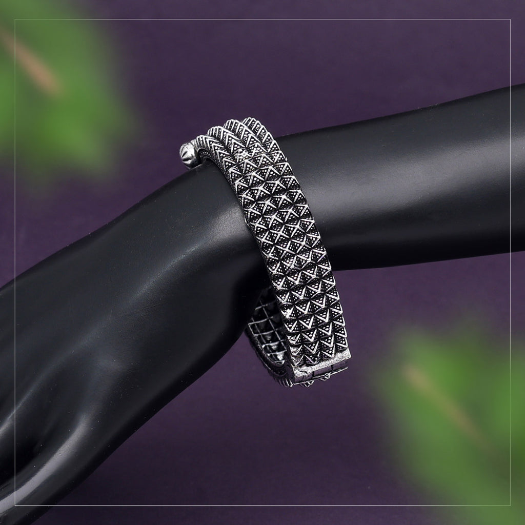 Silver Color Oxidised Openable Bracelet (GSB346SLV)