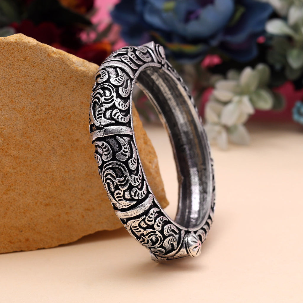 Silver Color Openable  Oxidised Bracelet (GSB378SLV)