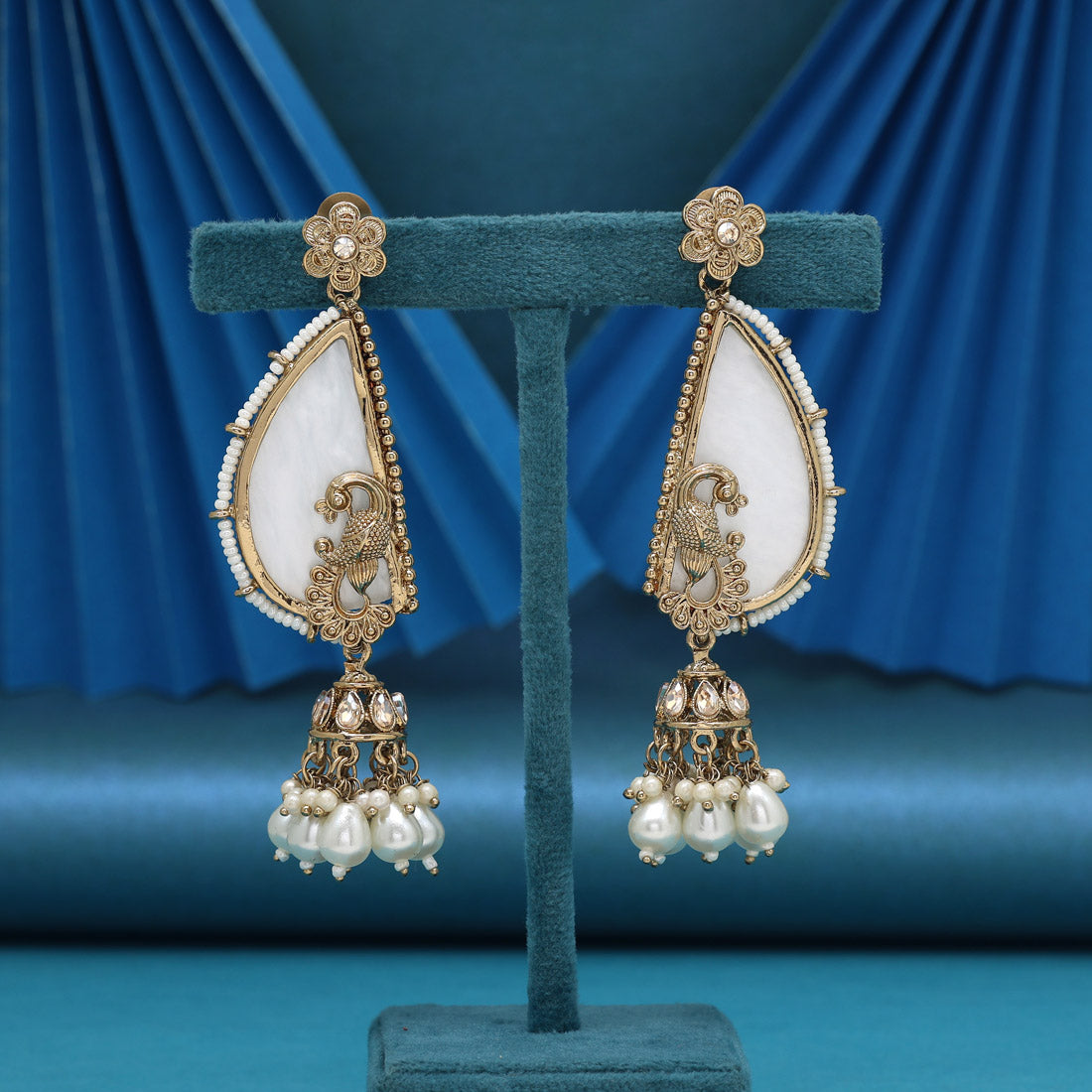 White Color Mother Of Pearl Kundan Earrings(KDE1044WHT)
