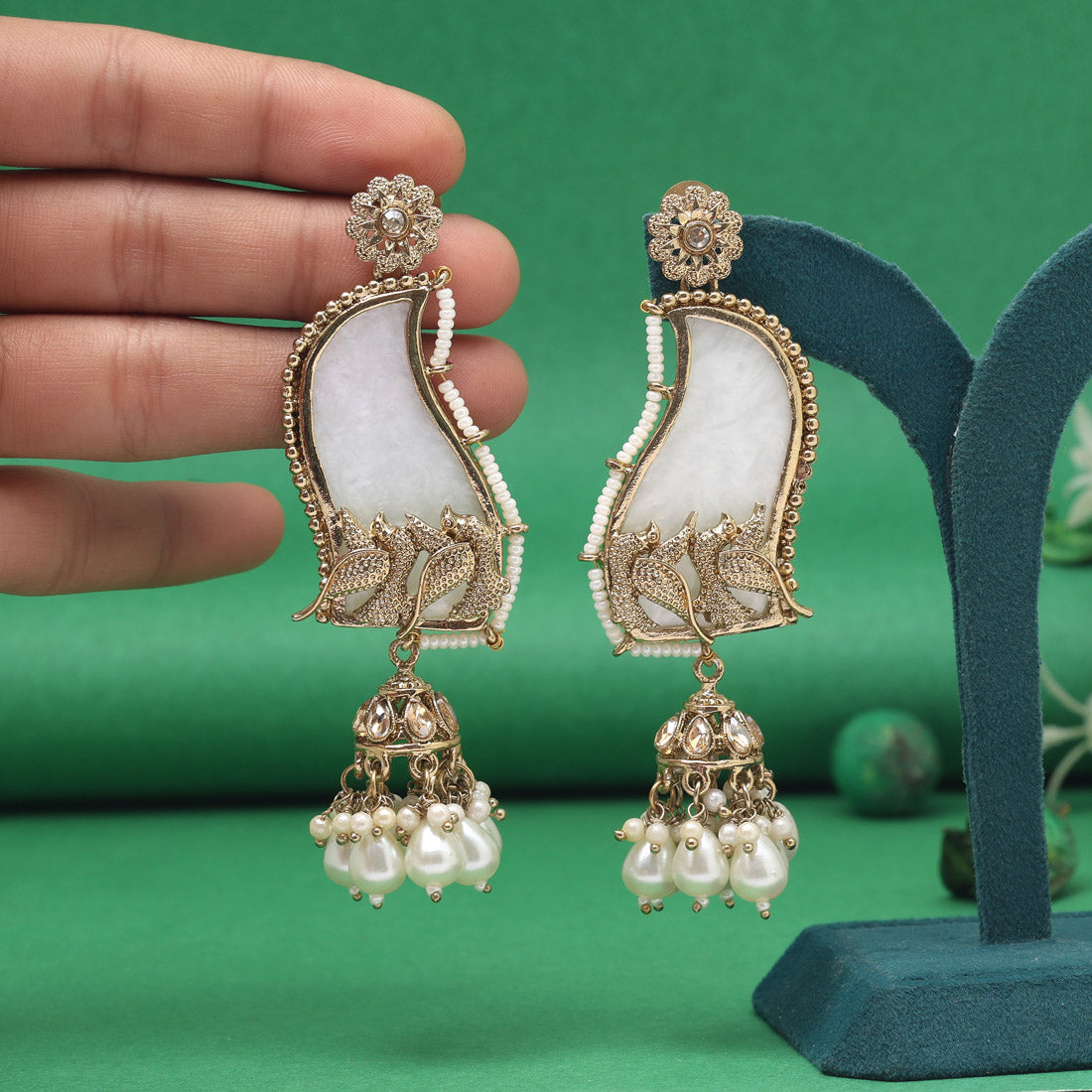 White Color Mother Of Pearl Kundan Earrings(KDE1045WHT)