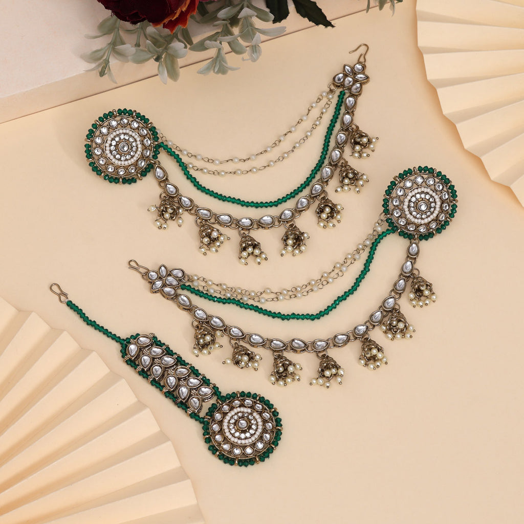 Elegant Green Color Kundan Earrings With Maang Tikka