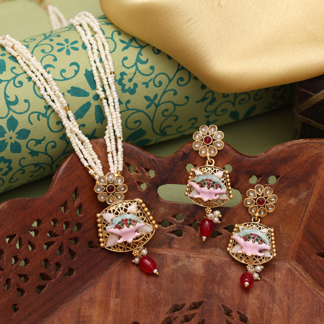 Rani & Green Color Meena Work Matte Gold Rajwadi Temple Necklace Set